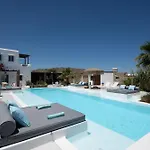 Ξενοδοχείο με διαμερίσματα Myconian Theros Luxury Suites 4*
