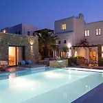 Ξενοδοχείο με διαμερίσματα Myconian Theros Luxury Suites 4*