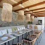 Ξενοδοχείο με διαμερίσματα Myconian Theros Luxury Suites Άνω Μερά