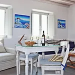 Ξενοδοχείο με διαμερίσματα Myconian Theros Luxury Suites 4*