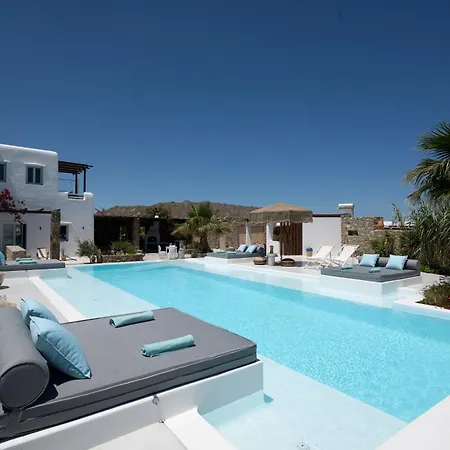 Ξενοδοχείο με διαμερίσματα Myconian Theros Luxury 4*