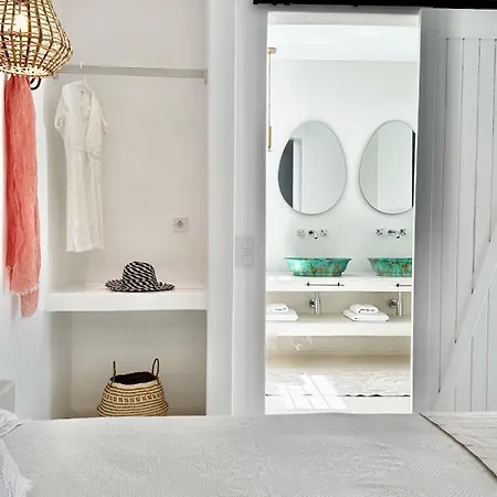 Myconian Theros Luxury Ano Mera